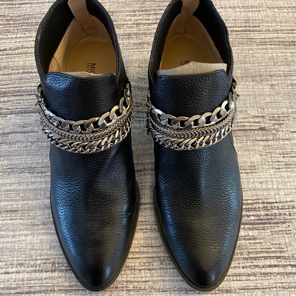NWOT MICHAEL KORS LEATHER BOOTS WITH HARDWARE
